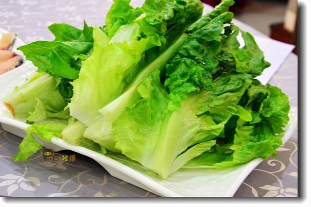 青菜，份量不多；