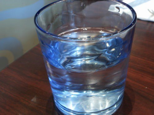 杯水真系等咗好耐