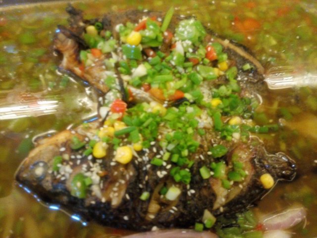 翡翠青椒味烤鲫鱼