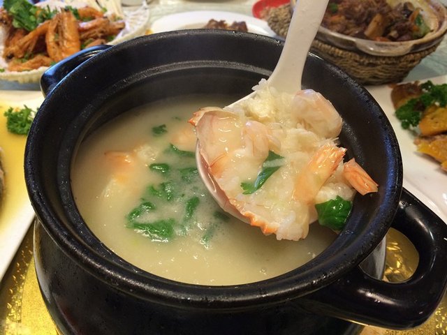 招牌干贝虾蟹粥