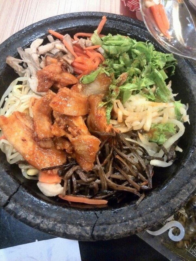 五花肉石锅拌饭