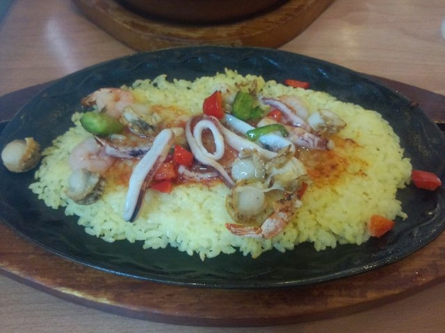 算是挺多海鲜，饭量也够