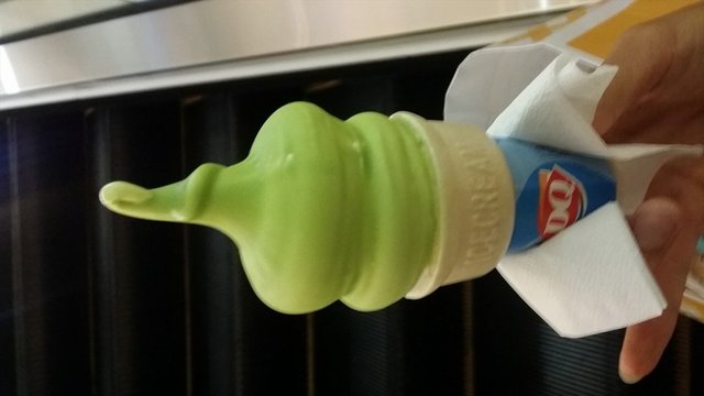 抹茶脆皮蛋筒