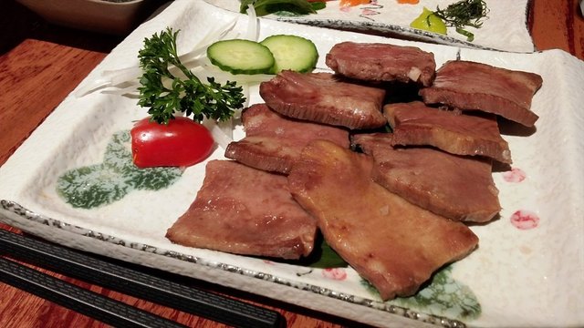 盐烤嫩脂牛舌根