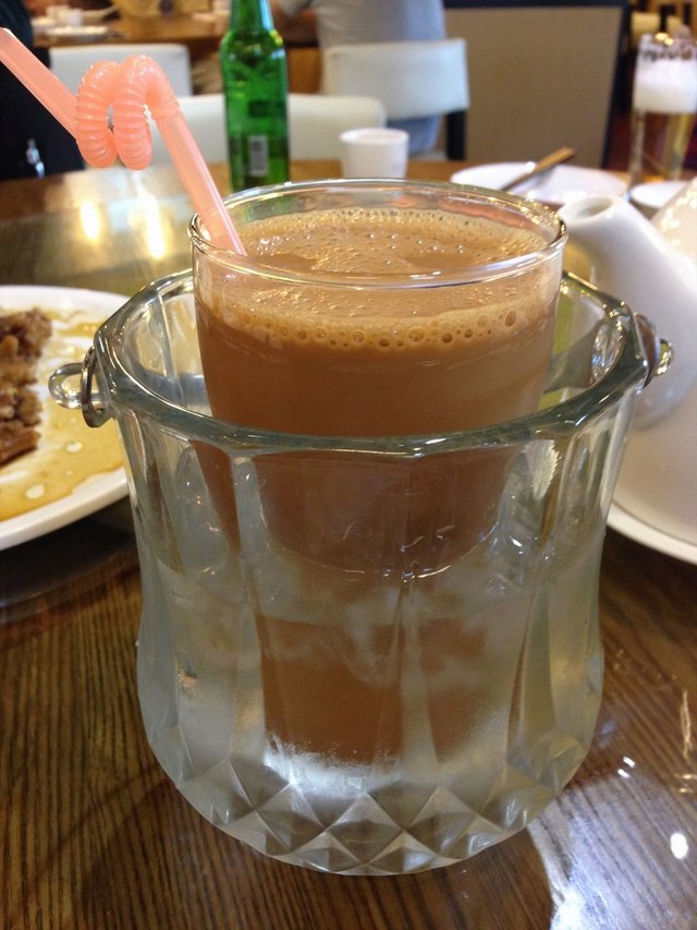 冰镇奶茶