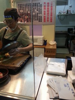 制作卤肉卷