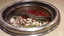 菌菇麻辣鸳鸯锅