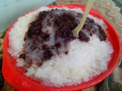 红豆炼乳刨冰