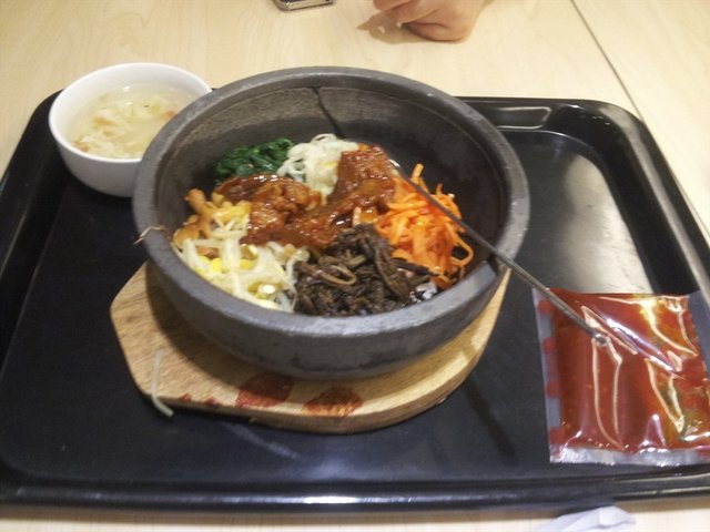 五花肉拌饭