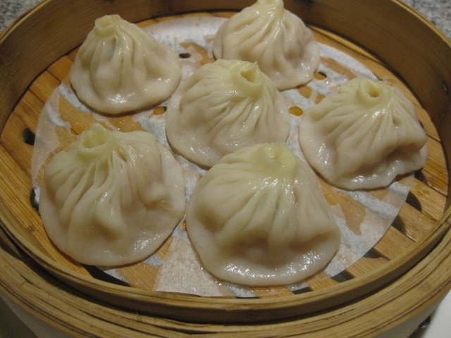 鲜虾小笼包