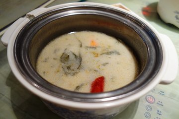 酸菜鱼锅
