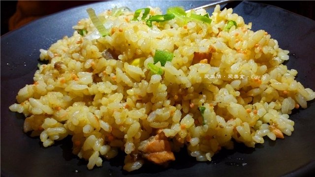 三文鱼蟹耔炒饭