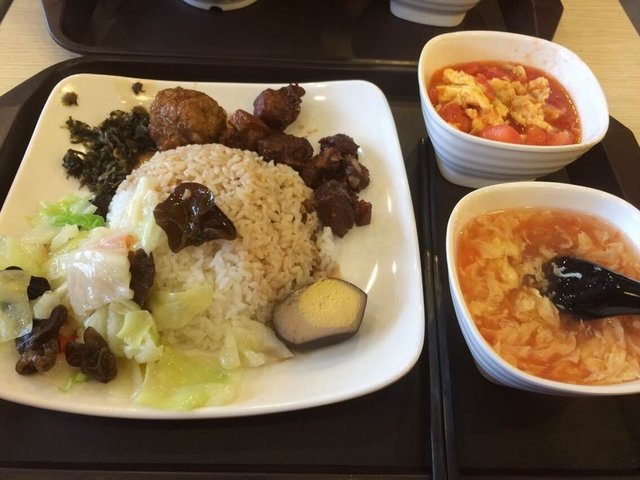 红烧肉盖饭