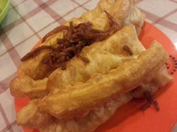 早点炸油条