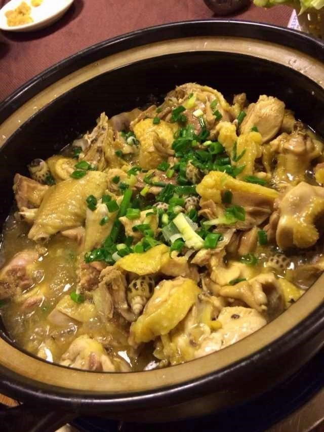 三黄鸡海鲜煲