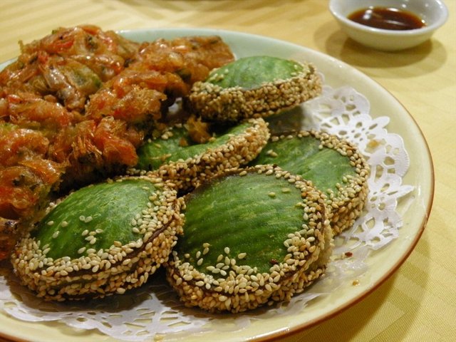 绿茶饼拼虾饼