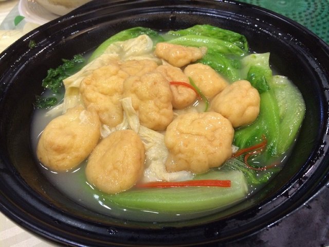 鱼肚腐竹煲