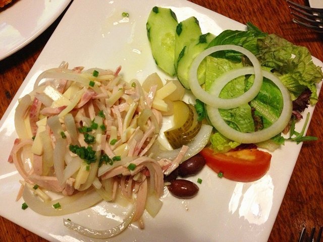 肉肠沙拉
