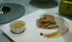 青芥的微辣配以些许的酸味，虽有清香，却不呛口，实在是美味