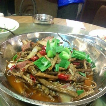 干锅茶树菇