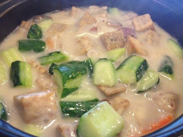 香芋鲜虾茨实煲