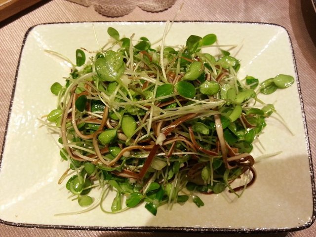 香椿苗拌豆腐丝