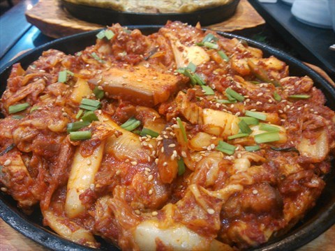 食评 粥story 芝士海鲜粥 - 好吃 0 【辣白菜五花肉】这个是铁板的,好