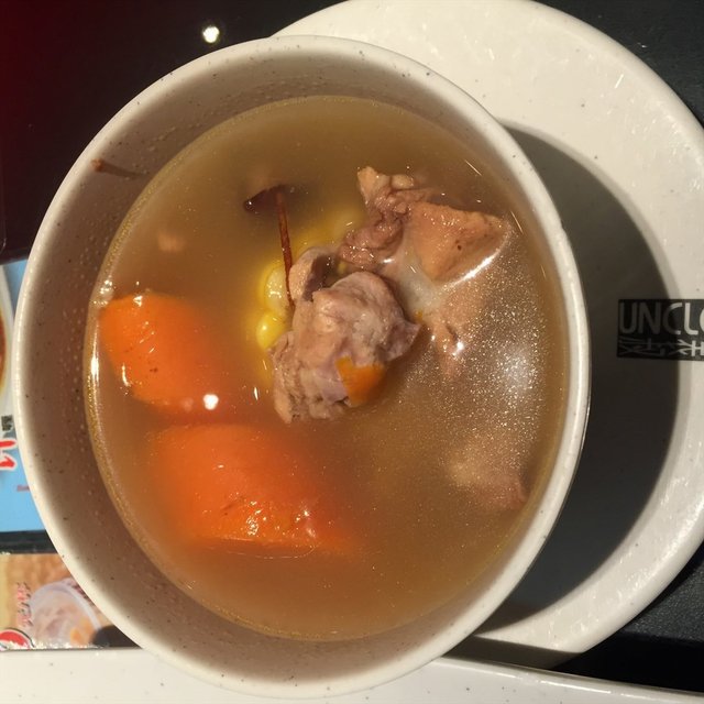 排骨+胡萝卜+玉米例汤