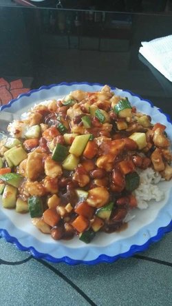 宫保鸡丁盖饭