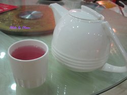 粉红色的茶水，酸酸甜甜