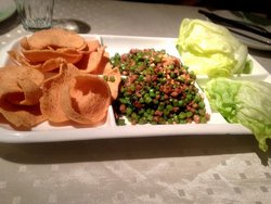 配了生菜和龙虾片