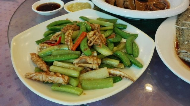 鱿鱼炒芹菜