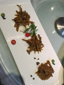 椒麻鸭膀丝