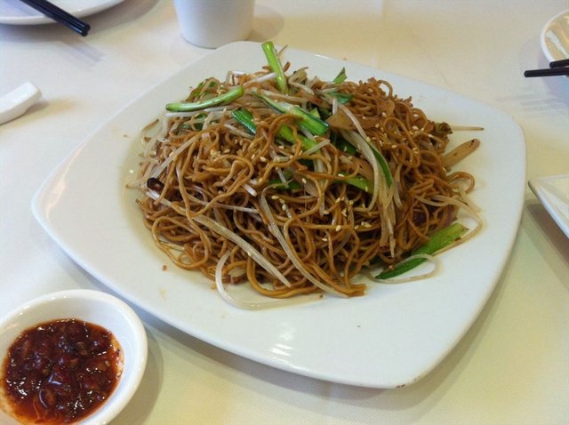 鼓油皇肉丝炒面