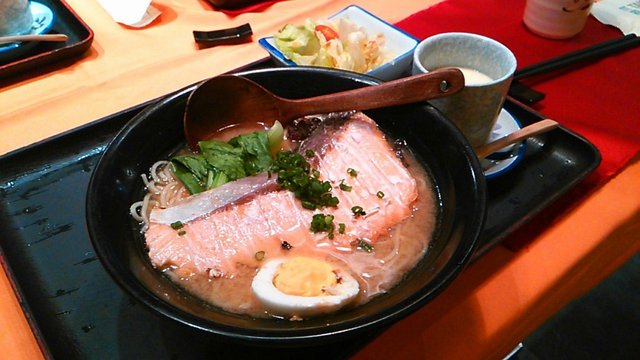 极鲜三文鱼面套餐