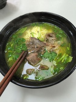 牛肉二两拉面