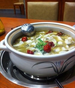 酸菜鱼锅