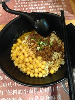 白豌豆杂酱面