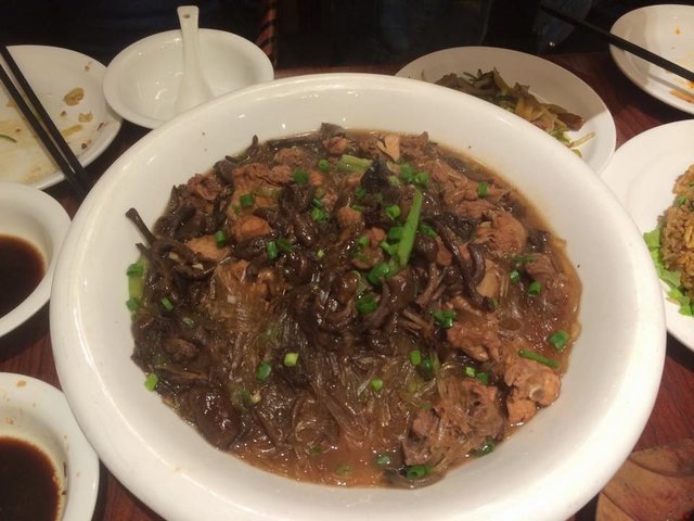小鸡炖蘑菇