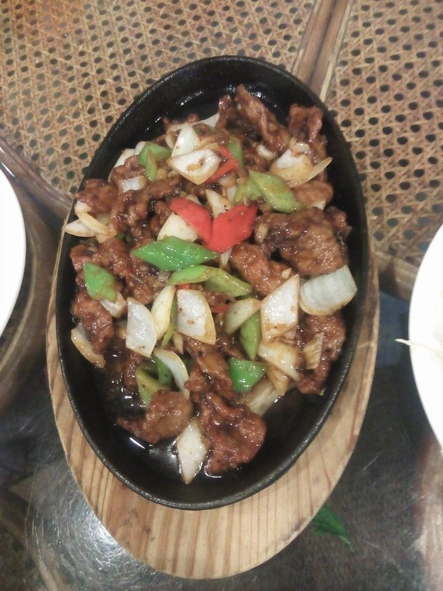 铁板黑椒牛柳