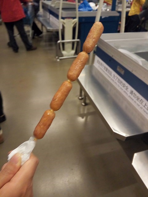 烤肠- 上海体育馆的宜家小吃吧)