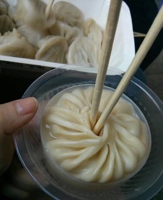 蟹黄灌汤包
