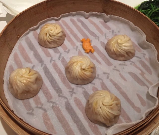 蟹粉小笼包