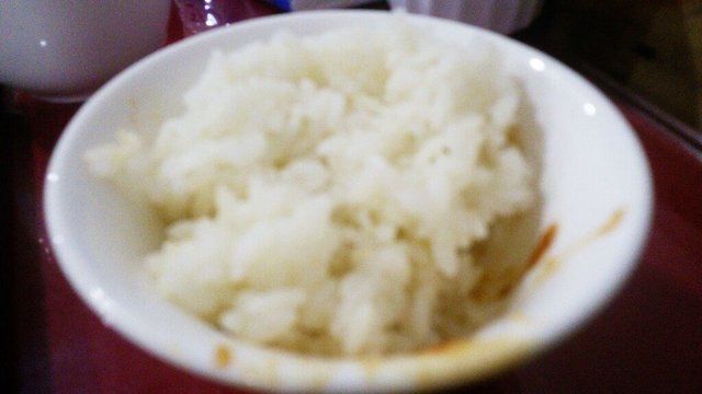两块钱慢慢一小碗，点的时候阿姨还很贴心的说沵们不一定吃得完，因为有两面黄了~