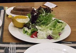 兰特伯爵特选沙拉配火腿奶酪鸡蛋