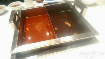 菌汤拼麻辣锅