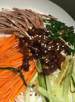 鸡丝凉米线