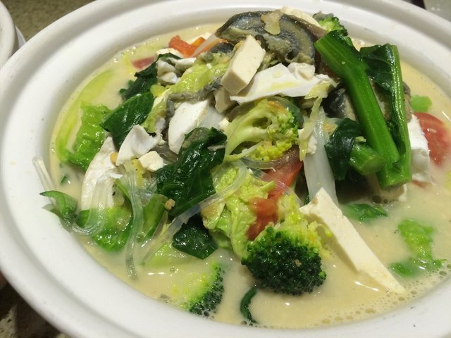 香煲皮蛋杂菜