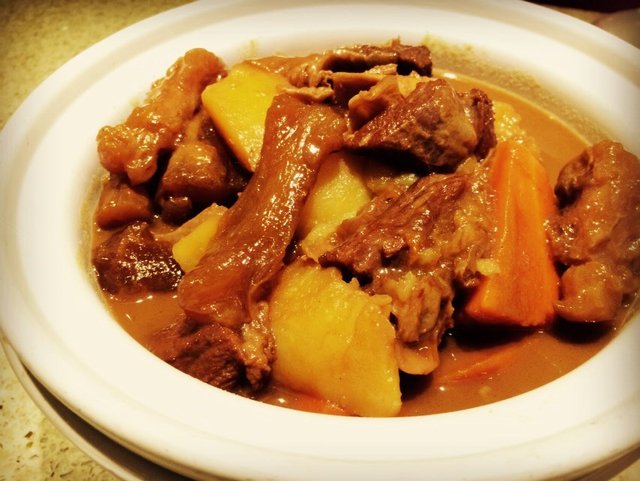 九哥秘制慢火焖牛腩