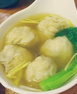 招牌乒乓鲜虾净云吞